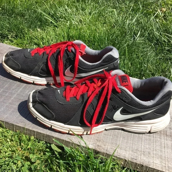 Nike Revolution 2 Men’s Sneakers Kicks Shoes Black - Picture 5 of 9